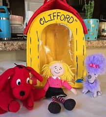 Clifford Big Red Doghouse Cleo Emily Elizabeth Plush Set RARE Vintage Scholastic