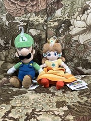 RARE 8” Nintendo SUPER MARIO San-ei Luigi & Princess Daisy Plush Set – NMWT