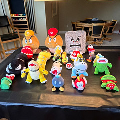 Super Mario Bros Plush Lot, Goomba, Shy Guy, Waluigi, Bowser, 21 Stuffed Items