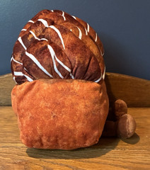 NEW Dollywood Cinnamon Bread Squishy Plush Toy Amusement Park Souvenir