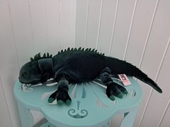 Manhattan Toys Iguana Lizard Green Plush Velvet Stuffed Animal 2000 16″