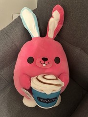 Zuru Snackles Britney Pink Bunny With Cinnabon 14″ Jumbo Plush NWT