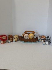 Hallmark Itty Bittys NOAHS ARK Set of 9 Plush Animals w/ Boat