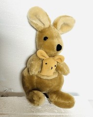 Ganz Bros. The Heritage Collection Vintage Kangaroo And Joey 8” EUC 1985