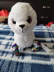 World Plush 13″ White Seal With Color Changing Fins