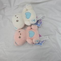 Round1 Exclusive Crying Heart Bear 6.7” Pink/white Plush New with Tag (set of 2)