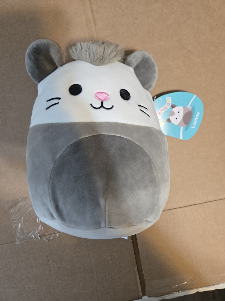 Squishmallows 7.5” – 8″ Luanne NWT Opossum Gray White Plush NEW Pink Tail