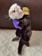 Destination Nation Aurora Brown Sea Otter Star With Purple Plush NWT New