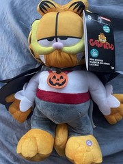 Gemmy Garfield 12 in Vampire Musical Animated Plush Side Stepper Wild Thing NWT