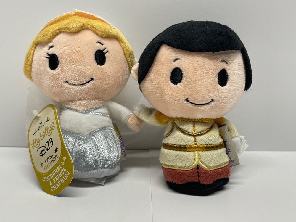 BRAND NEW HALLMARK DISNEY ITTY BITTYS SET OF 2 D23 CINDERELLA PRINCE CHARMING