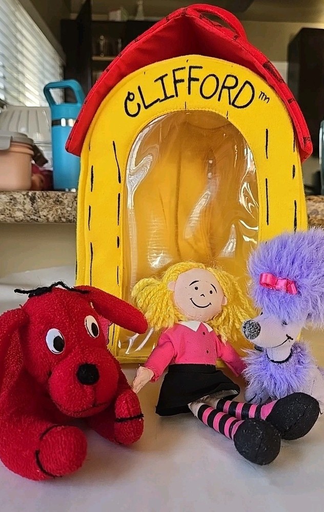 Clifford Big Red Doghouse Cleo Emily Elizabeth Plush Set RARE Vintage Scholastic