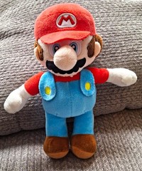 Super Mario Bros Mario Small Plush Stuffed Toy 6-14 in 2015 CL22824
