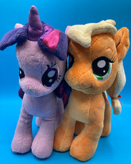 Hasbro My Little Pony 10″ plush Applejack Twilight Sparkle stuffed animals 2013
